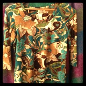 Round neck floral top