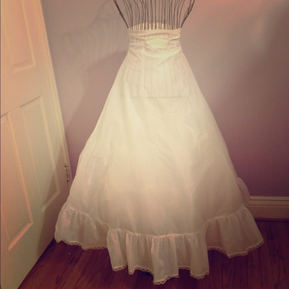 David's Bridal Wedding dress Petticoat.