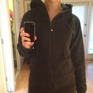 RESERVED for IRIS Lululemon zip up hoodie. Size 6