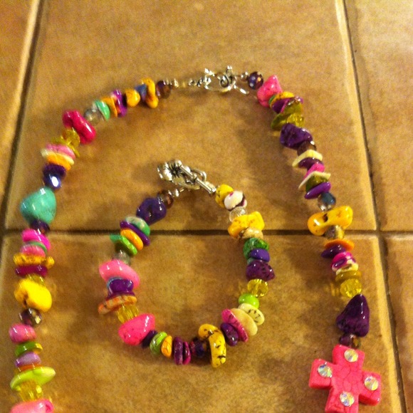 Sold!!! Beautiful summery necklace set - Picture 2 of 2