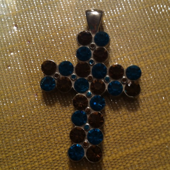Cross Pendent.. - Picture 2 of 2