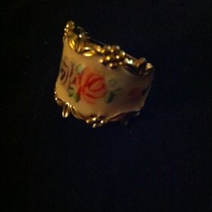 18kt gold rose ring. Antique.