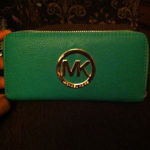 Beautiful New Michael Kors Wallet.