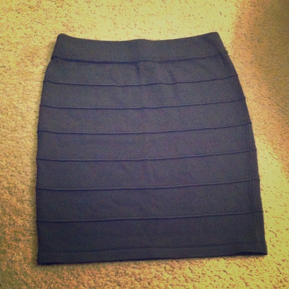 Sold in bundle✨Dark grey bandage bodyconnskirt