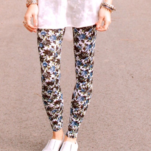 Blue Floral Print Leggings - Stylemint