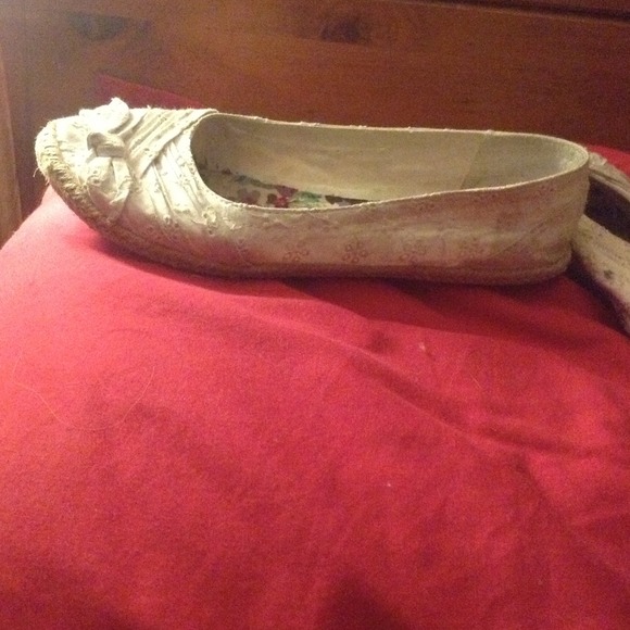 Flats - Picture 2 of 3