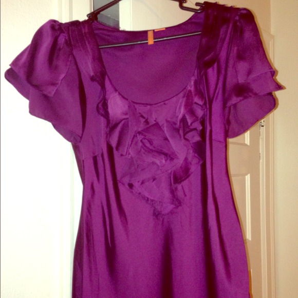 SOLD IN BUNDlE!! Burgundy ruffles top