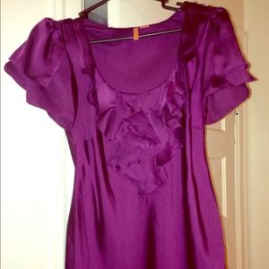 SOLD IN BUNDlE!! Burgundy ruffles top