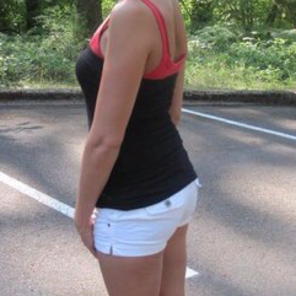 Guess Denim - Guess size 27 (1/3). Sexy white shorts 4 pockets.