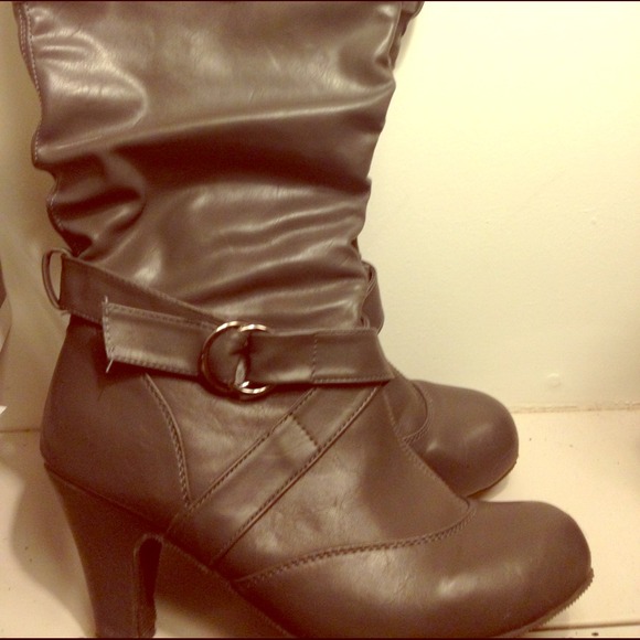 Stylish heeled Boots