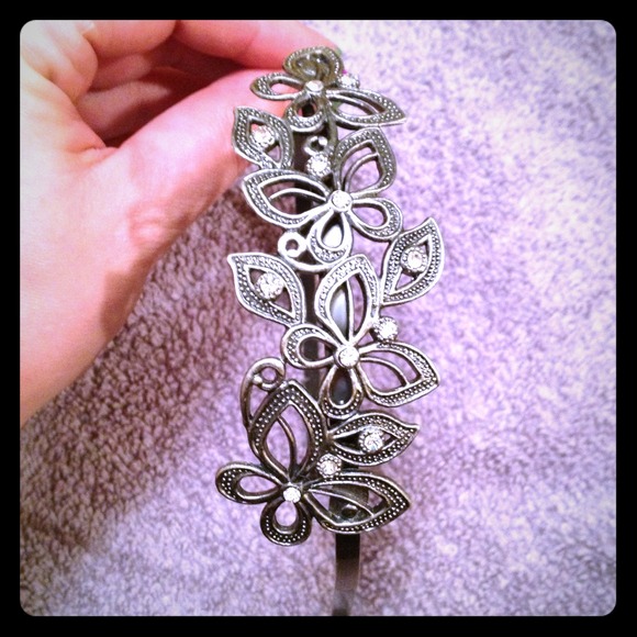 *Sold* Gorgeous sparkly butterfly headband