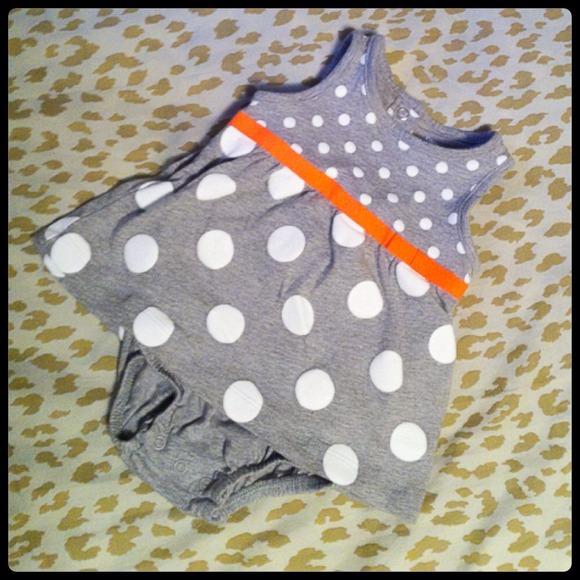 Dresses & Skirts - ✨ Gray & White Polka Dot Dress ✨