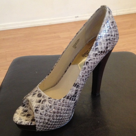 Michael kors embossed python pumps