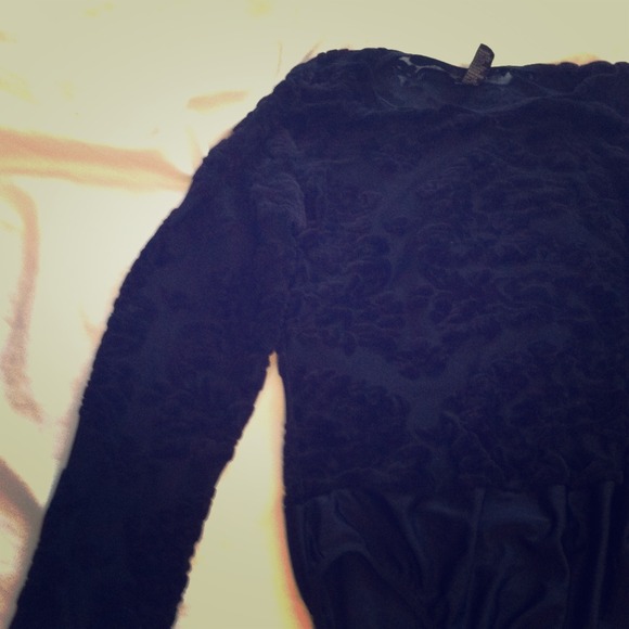 🚫Sold🚫Black velvet floral body suit