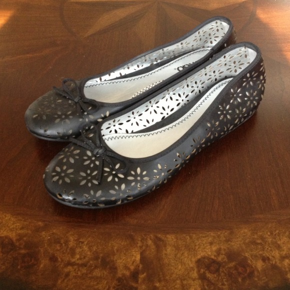🚫Sold🚫 NWOT* Bongo black flats *Size 9.5*