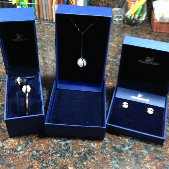 Beautiful Swarovski set REDUCED