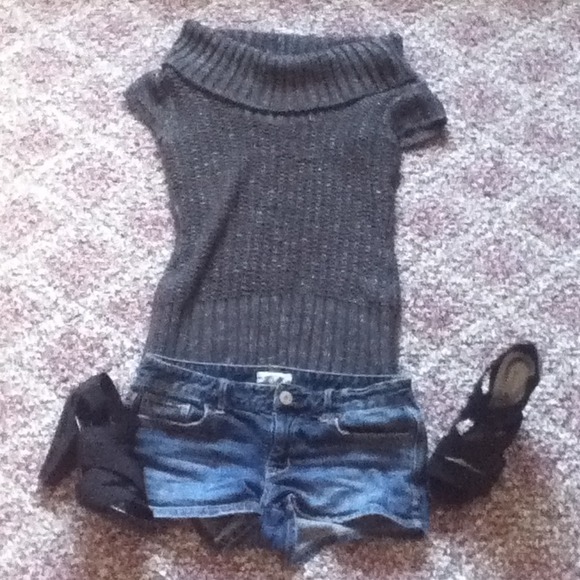 🚫SOLD🚫Grey Sweater Shirt