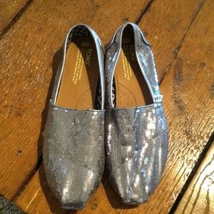 Toms