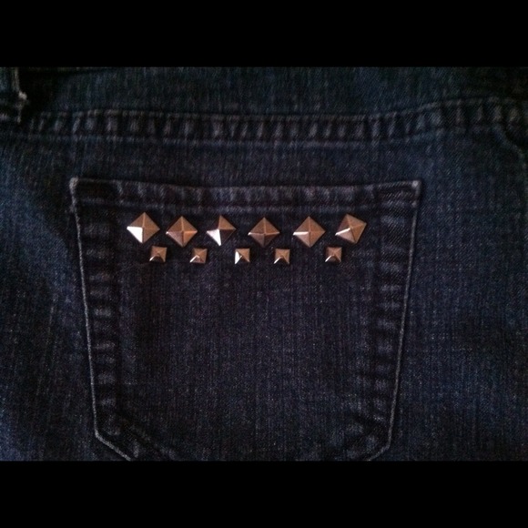 Shorts - Picture 3 of 3