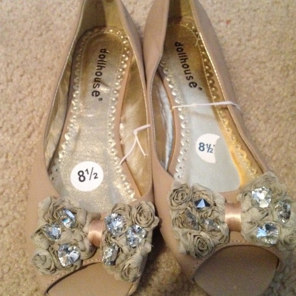 Dollhouse ballerinas