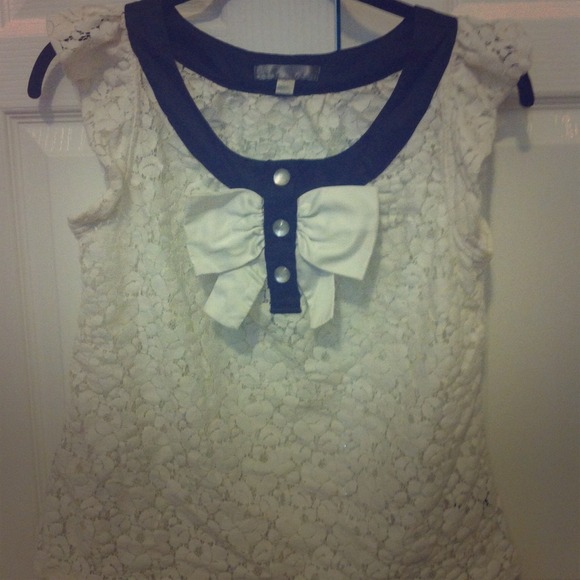 Black and white eyelet top with bow
