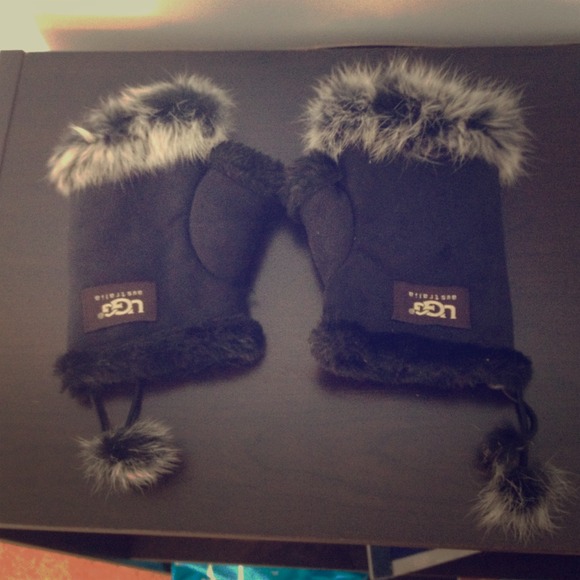 Fingerless gloves!