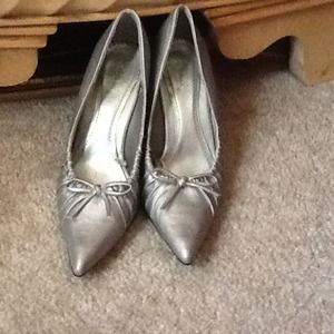 Silver cute heels!
