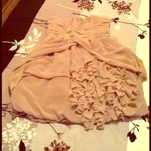 H&M Dresses & Skirts - Xxxx sold on tradsey H&M nude chiffon dressxxxx