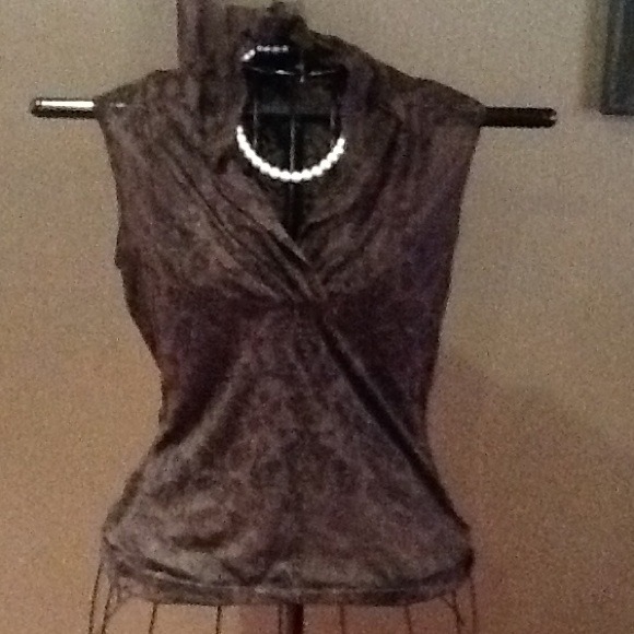 Cute brown top