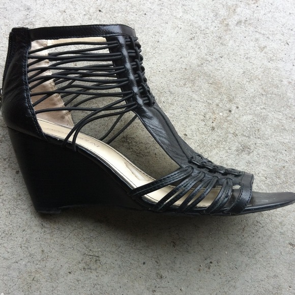 Black wedges