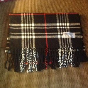 ❄🌀💨Black, red, white scarf❄🌀💨