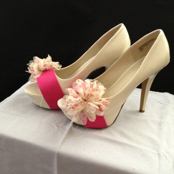 Peep toe heels