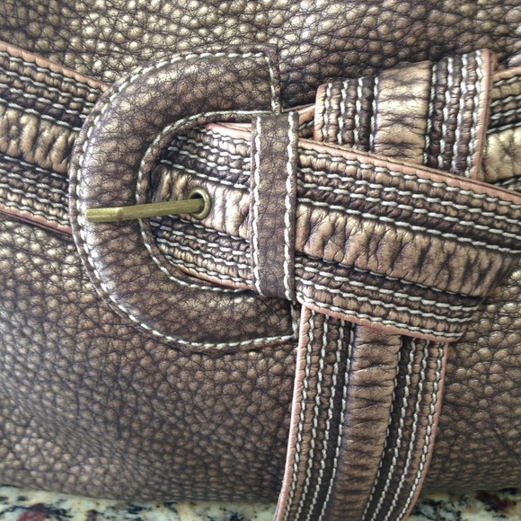 Red by Marc Square Hobo
