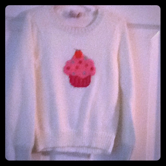 Sweater with cupcake bundle for @mooser