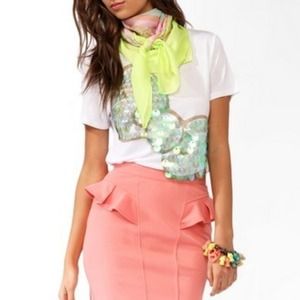 Hello Kitty tee iridescent paillette accents