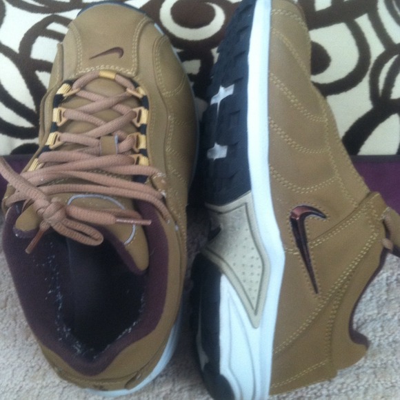 Nike Sneakers - Picture 3 of 4