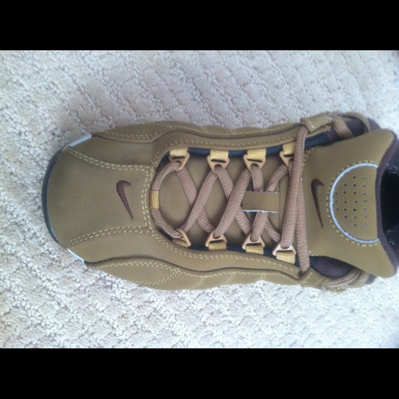 Nike Sneakers - Picture 4 of 4