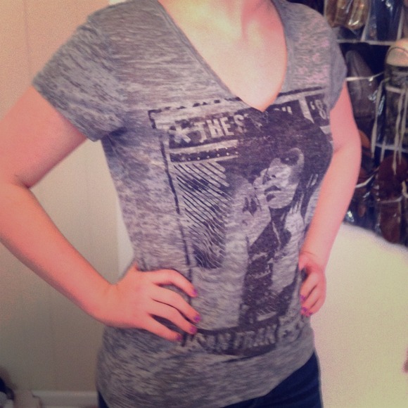 Cute graphic tee! Bundle for alicia5170