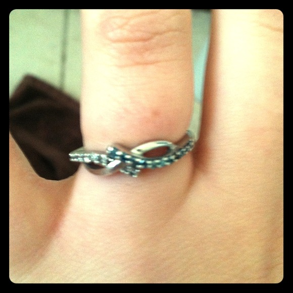 A 2 Carit diamond ring .