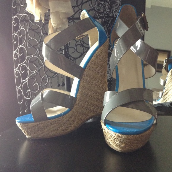 Reserved - Pop of color wedged heels!