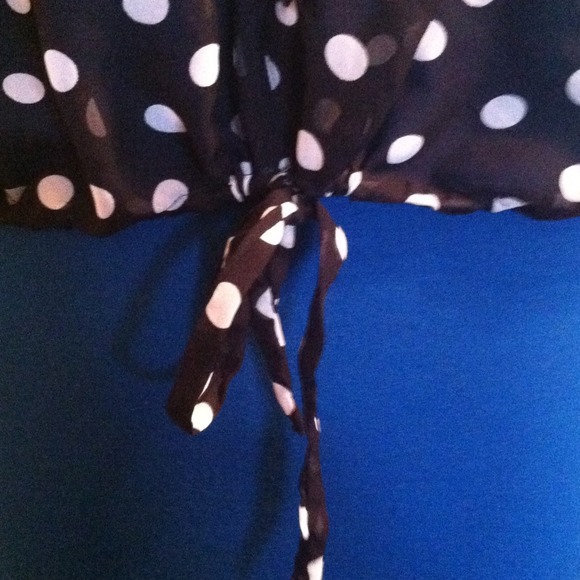Boat Neck Ruffled Polka Dot Top - Picture 2 of 2
