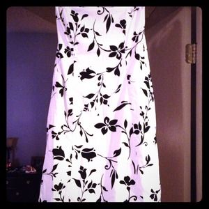 Size 18w Amanda lane white dress black floral