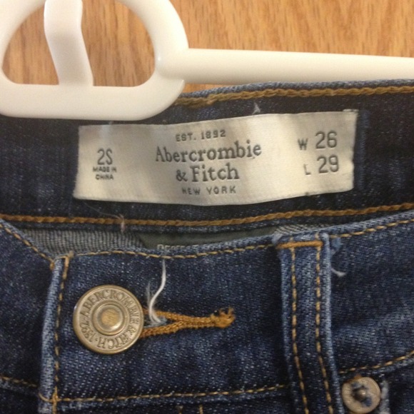 🔴SOLD ABERCROMBIE AND FITCH SIZE 2S - Picture 2 of 4