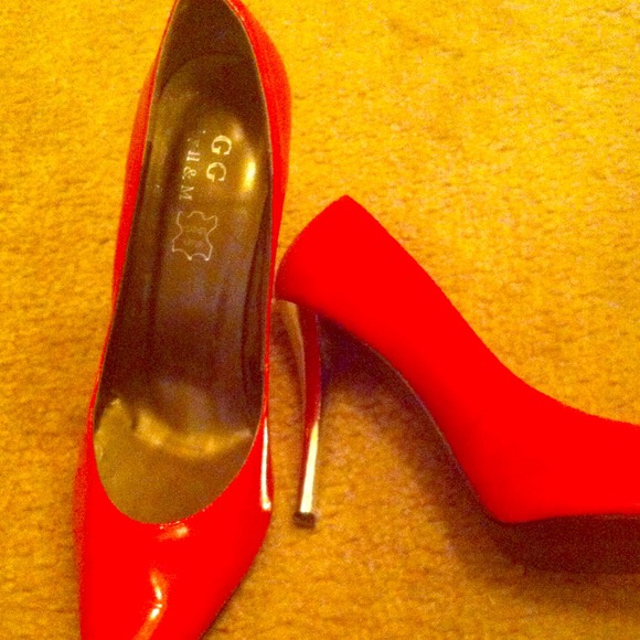 Sexy red pumps