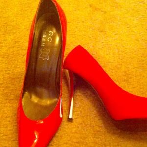 Sexy red pumps