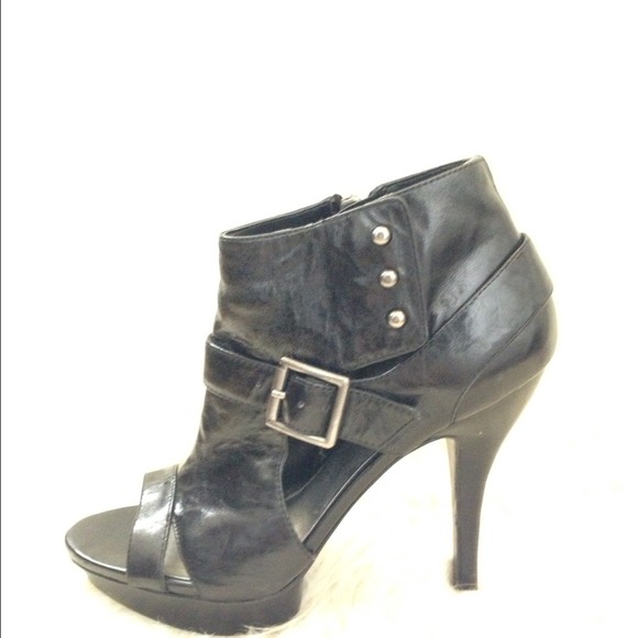 SOLD-Nine West peep toe bootie, black, US 4