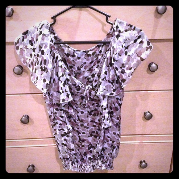 ❤REDUCED❤ Printed Sheer Top