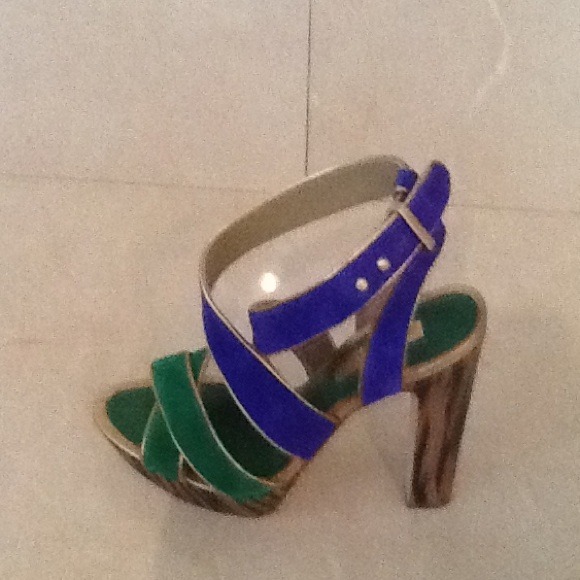 BCBG Max Azria Milan Sandal, Sz 9 - Picture 2 of 4