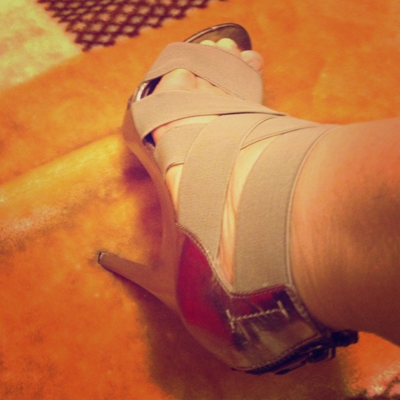 ***Sold***Aldo silver strappy heels