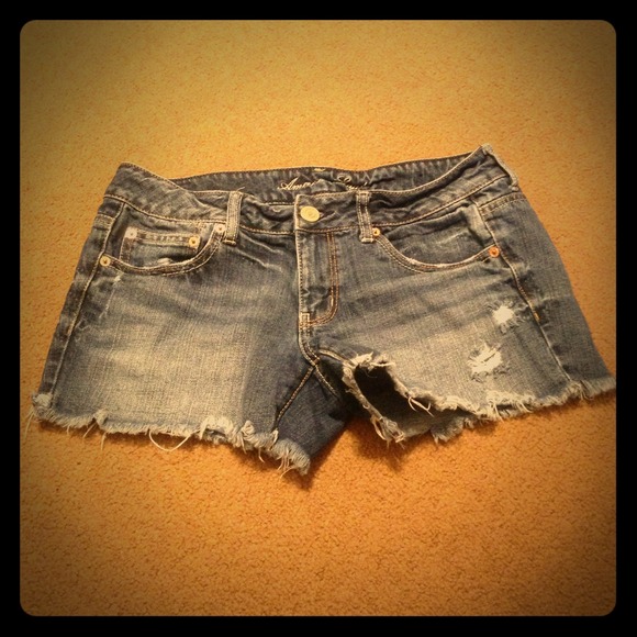 AE Distressed Midi Shorts Excellent Condition